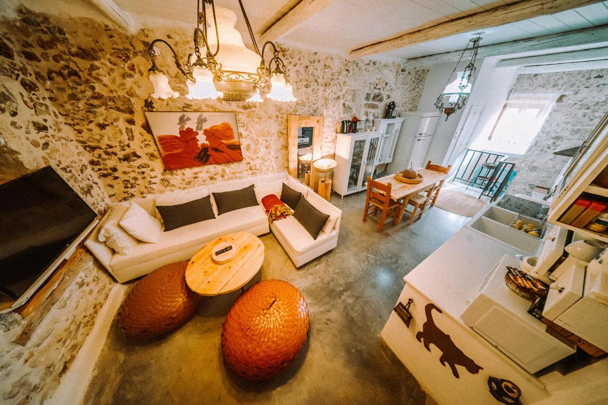 Villa Antonia'S Stonebuilt Mansion With A Private Pool à Arménoi Extérieur photo