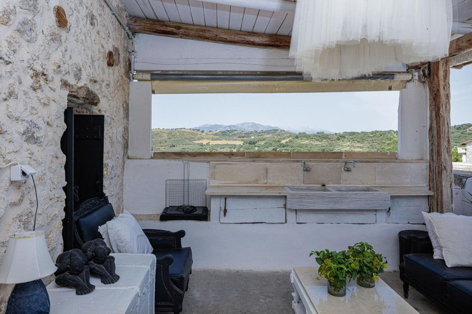 Villa Antonia'S Stonebuilt Mansion With A Private Pool à Arménoi Extérieur photo