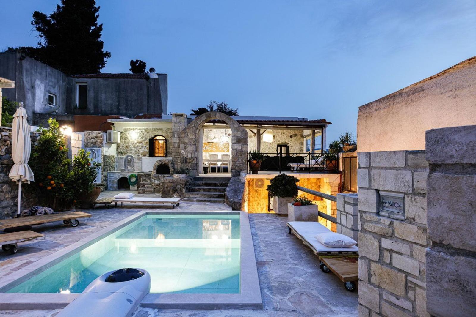 Villa Antonia'S Stonebuilt Mansion With A Private Pool à Arménoi Extérieur photo